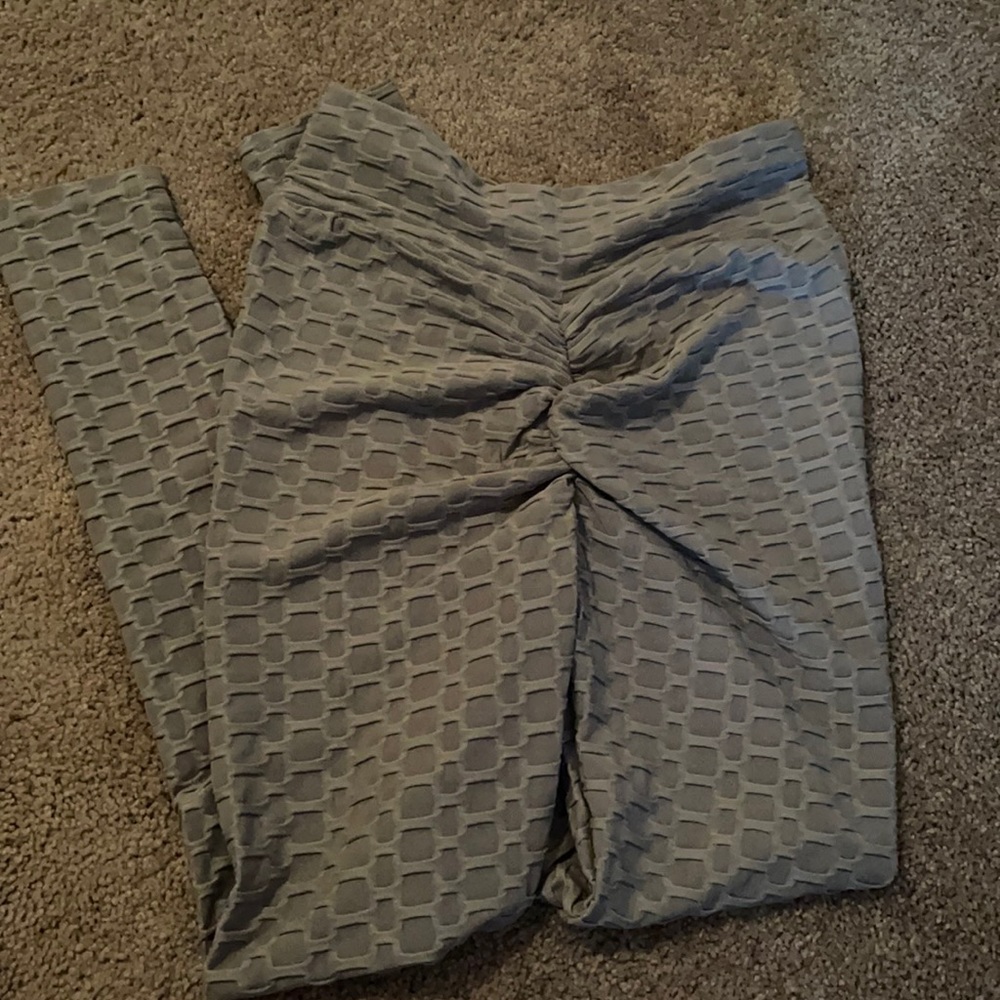 Grey sculpting leggings